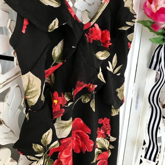 Floral Maxi Dress with Slit - Picture 4 of 7